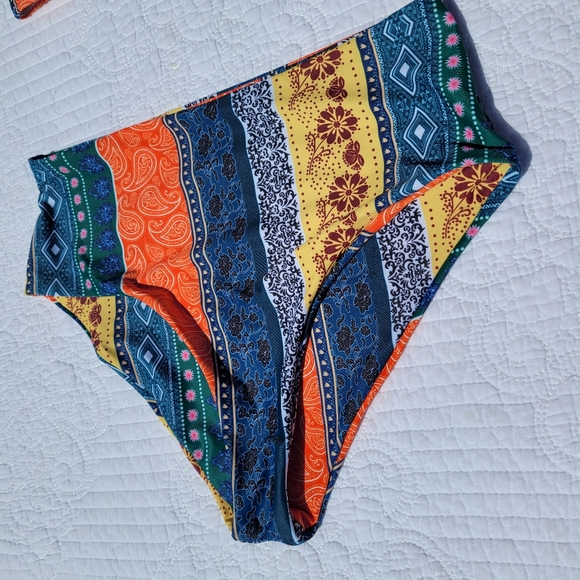 SHEIN | Tribal Bandeau Bikini high rise Large - Picture 3 of 3